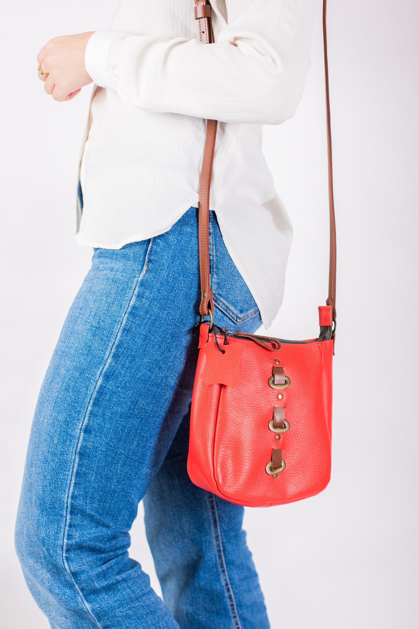 Crossbody Bucket Bag in Full-Grain Leather